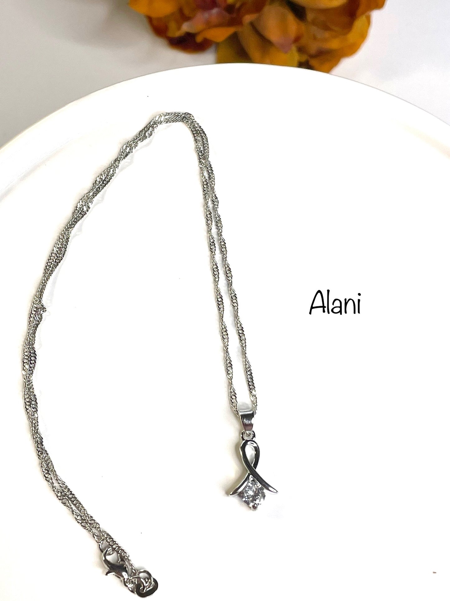 Ribbon Pendant Necklace